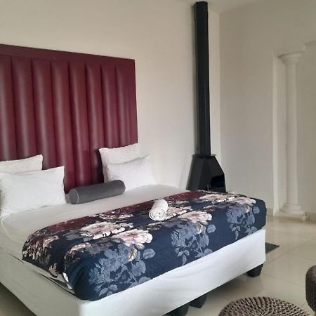 בורחרספורט Dineo'S Lodge And Spa מראה חיצוני תמונה