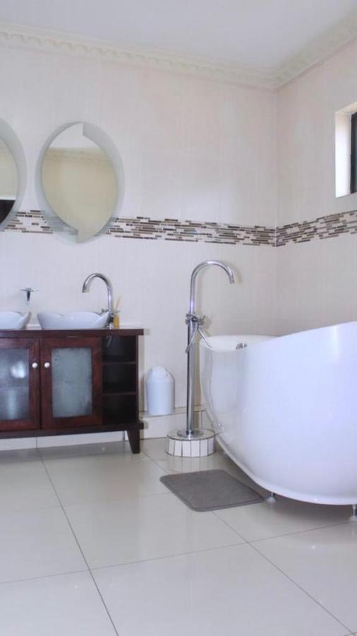 בורחרספורט Dineo'S Lodge And Spa מראה חיצוני תמונה
